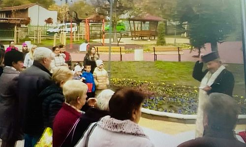 Община Мирково преобрази парковото пространство към Сградата за култура и изкуство 